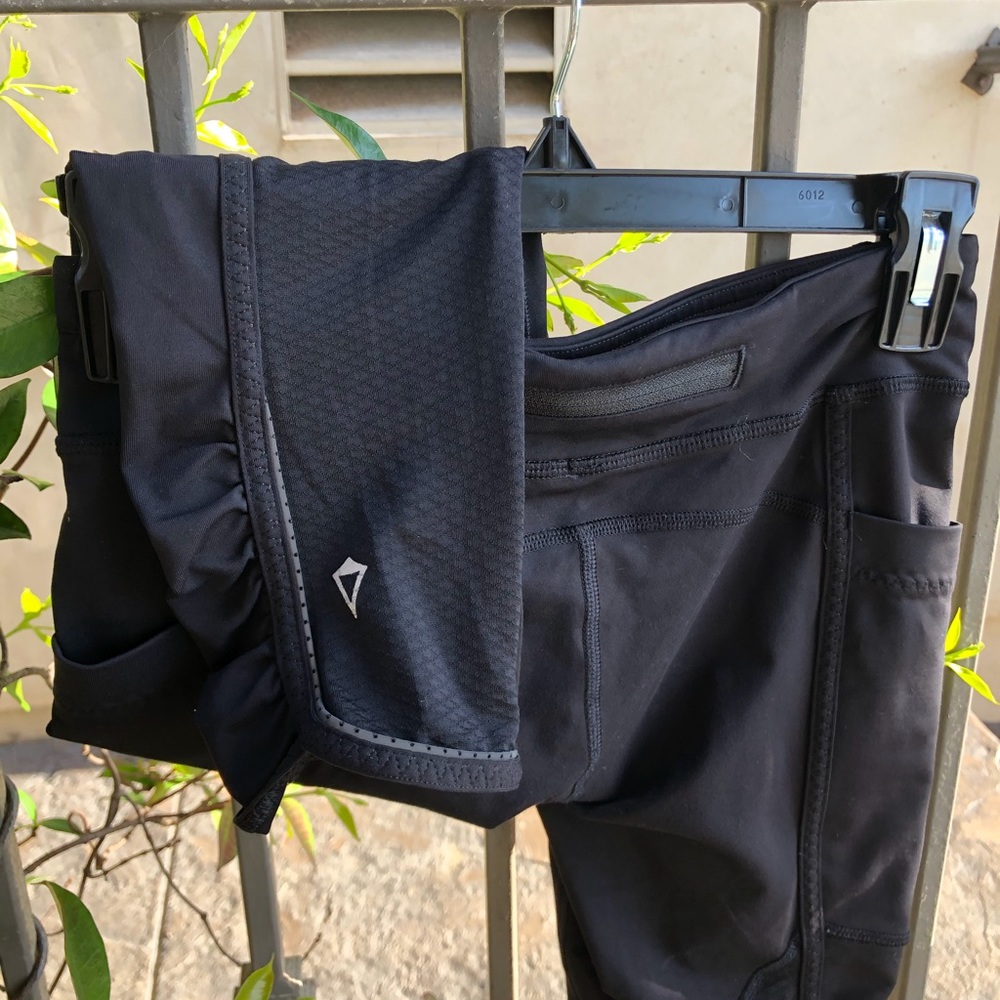 Ivivva by Lululemon Cropped Pants